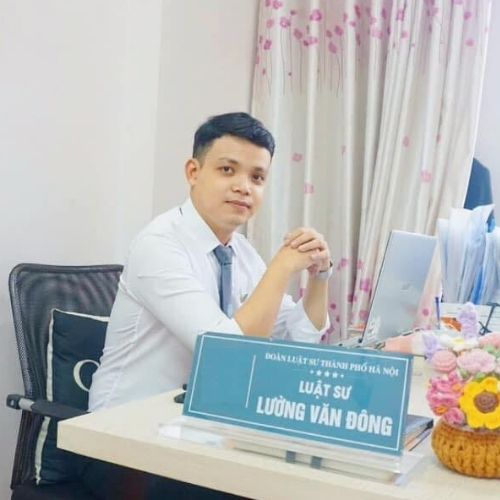 Luật sư Đông