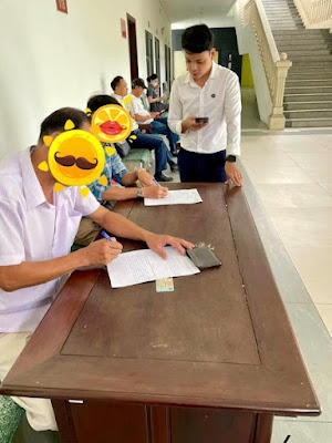 Luật sư Đông hỗ trợ khách hàng tại Tòa án TP Hà Nội