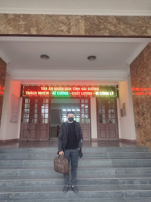 Luật sư Đông hỗ trợ khách hàng tại Hải Dương