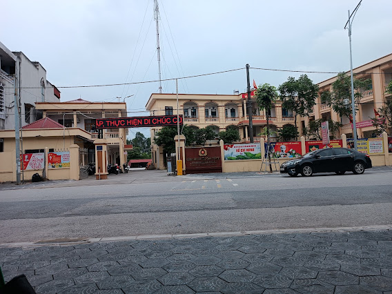 Luật sư Đông tư vấn cho khách hàng tại Cẩm Giàng, Hải Dương Luật sư Đông tư vấn cho khách hàng tại Cẩm Giàng, Hải Dương