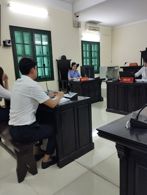 Luật sư Đông tham gia phiên tòa
