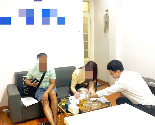 Hỗ trợ khách hàng mới từ Ba Lan về Việt Nam thực hiện thủ tục ghi chú ly hôn