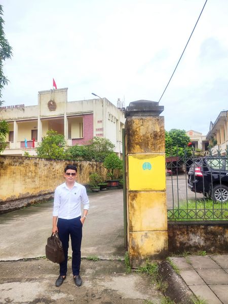 Luật sư Đông hỗ trợ khách hàng tại TAND TX Mỹ Hào Luật sư Đông hỗ trợ khách hàng tại TAND TX Mỹ Hào