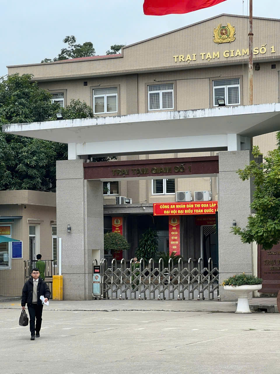 Liên hệ làm việc tại Trại tạm giam