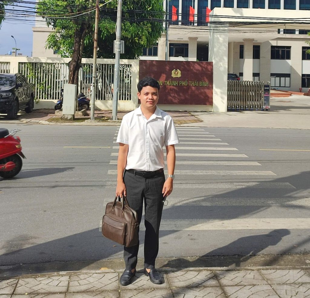 Luật sư Đông làm việc tại Công an thành phố Thái Bình